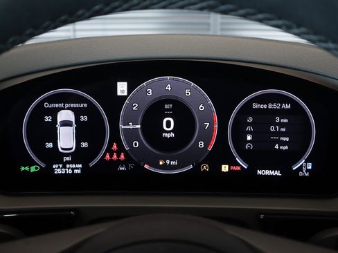 Certified 2024 Porsche Cayenne AWD/4WD image 16