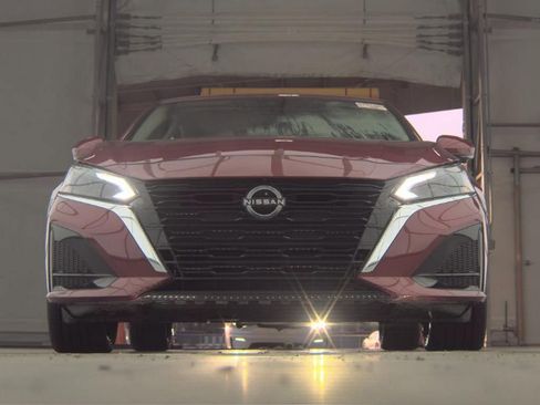 Used 2023 Nissan Altima 2.5 SL image 3