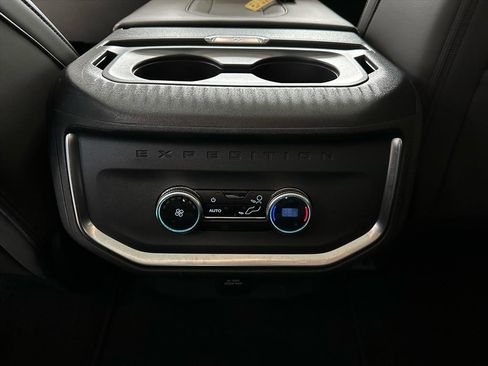 Certified 2025 Ford Expedition Active image 34