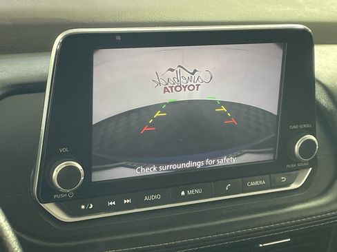 Used 2023 Nissan Rogue SV image 17