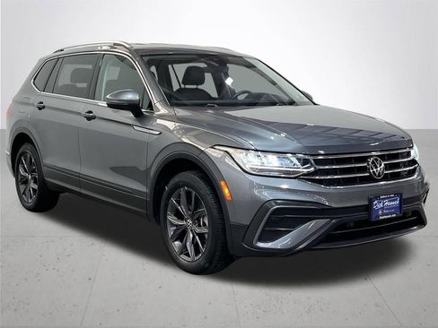 Used 2023 Volkswagen Tiguan SE FWD image 8