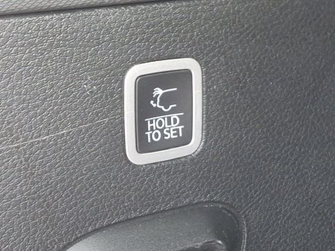 Used 2022 Jeep Wagoneer Series III w/ Flexible Seating Group image 32