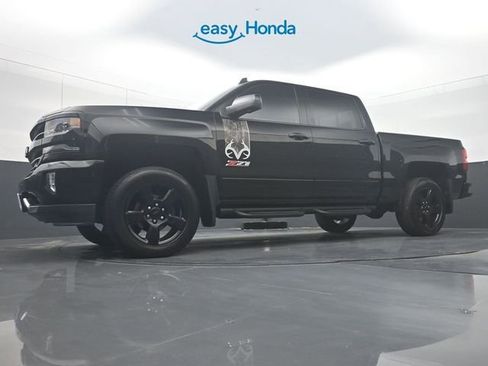 Used 2017 Chevrolet Silverado 1500 LTZ Z71 w/ Realtree Edition AWD/4WD image 29