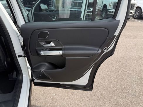 Used 2021 Mercedes-Benz GLB 35 AMG 4MATIC image 22
