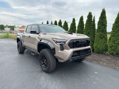 Certified 2025 Toyota Tacoma TRD Pro AWD/4WD image 2