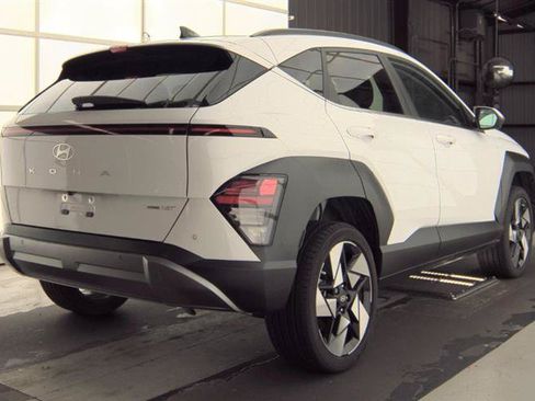 Used 2024 Hyundai Kona Limited AWD/4WD image 4