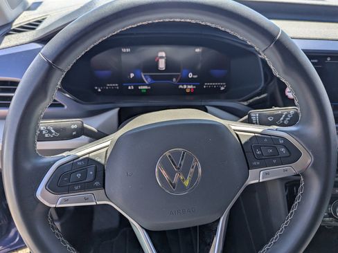 Used 2024 Volkswagen Taos SE image 15