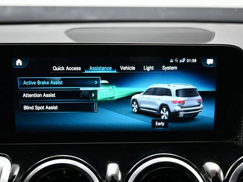 Used 2022 Mercedes-Benz GLB 250 w/ Premium Package Lite image 30