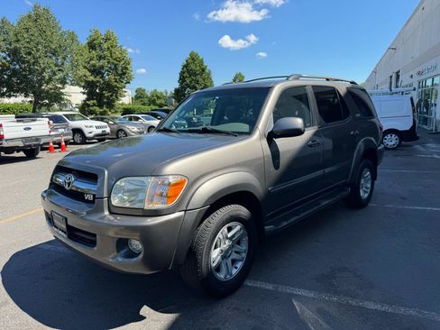 Used 2006 Toyota Sequoia SR5 AWD/4WD image 9