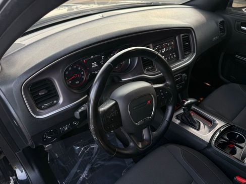 Used 2020 Dodge Charger SXT w/ Blacktop Package image 17
