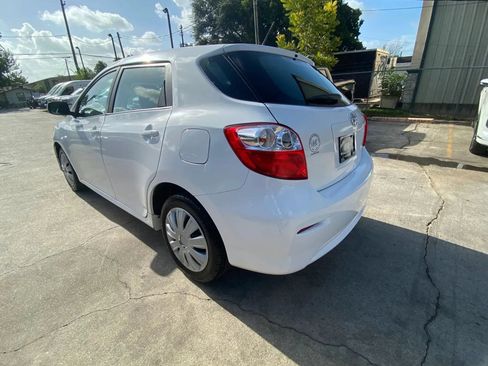 Used 2011 Toyota Matrix FWD image 5