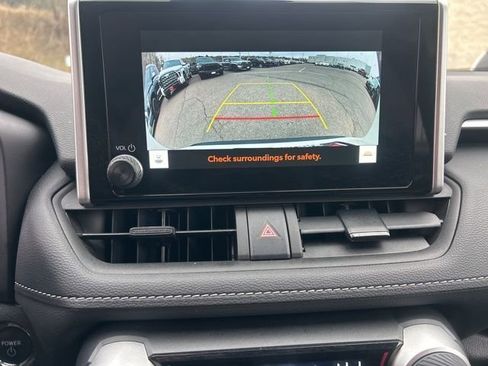 Used 2025 Toyota RAV4 XLE image 12