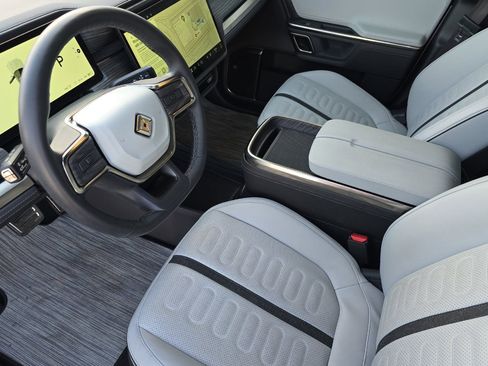 Used 2023 Rivian R1S Adventure image 9