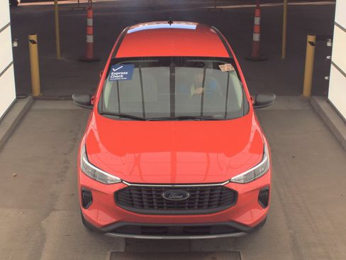 Used 2024 Ford Escape Active w/ Tech Pack #1 AWD/4WD image 2