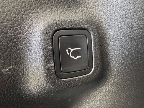 Used 2025 Jeep Compass Limited w/ Elite Group image 32