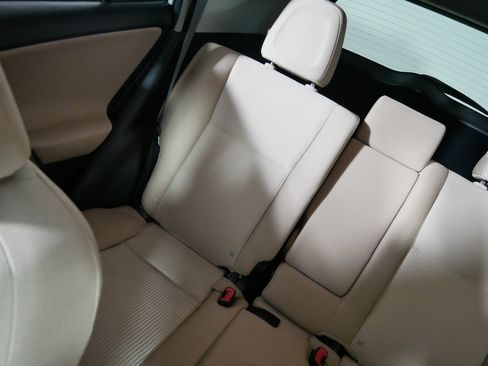 Used 2015 Toyota RAV4 XLE AWD/4WD image 12