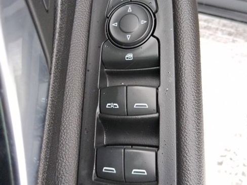 Used 2022 GMC Terrain SLE w/ Driver Convenience Package image 10