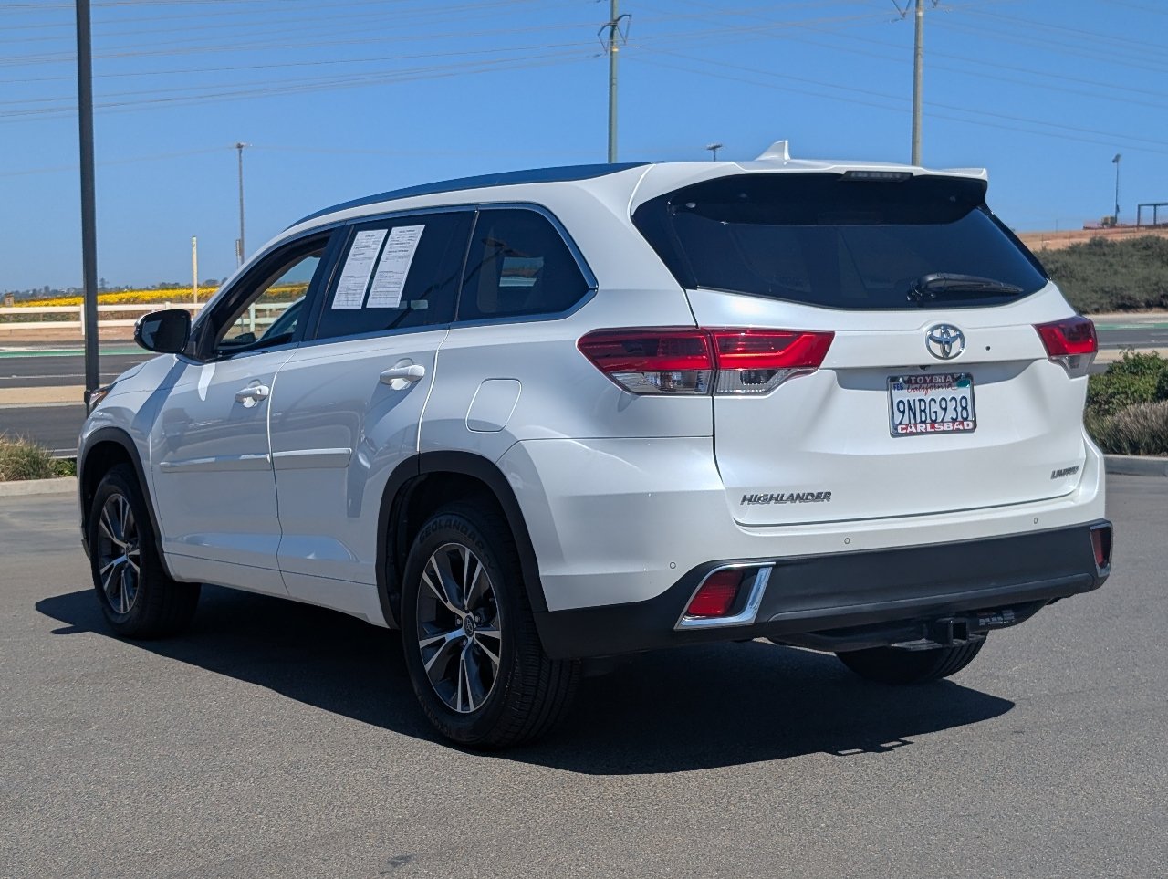 Used 2017 Toyota Highlander Limited Platinum FWD image 13