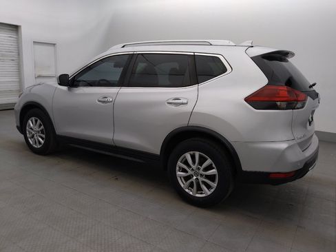 Used 2019 Nissan Rogue SV FWD image 3