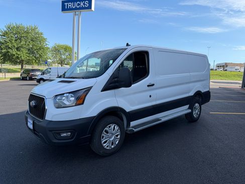 Used 2024 Ford Transit 250 Low Roof w/ Exterior Upgrade Package RWD image 6