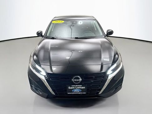 Used 2023 Nissan Altima 2.5 SV FWD image 2
