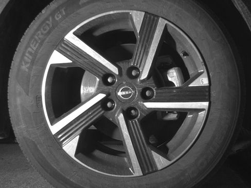 Used 2025 Nissan Sentra SV FWD image 13