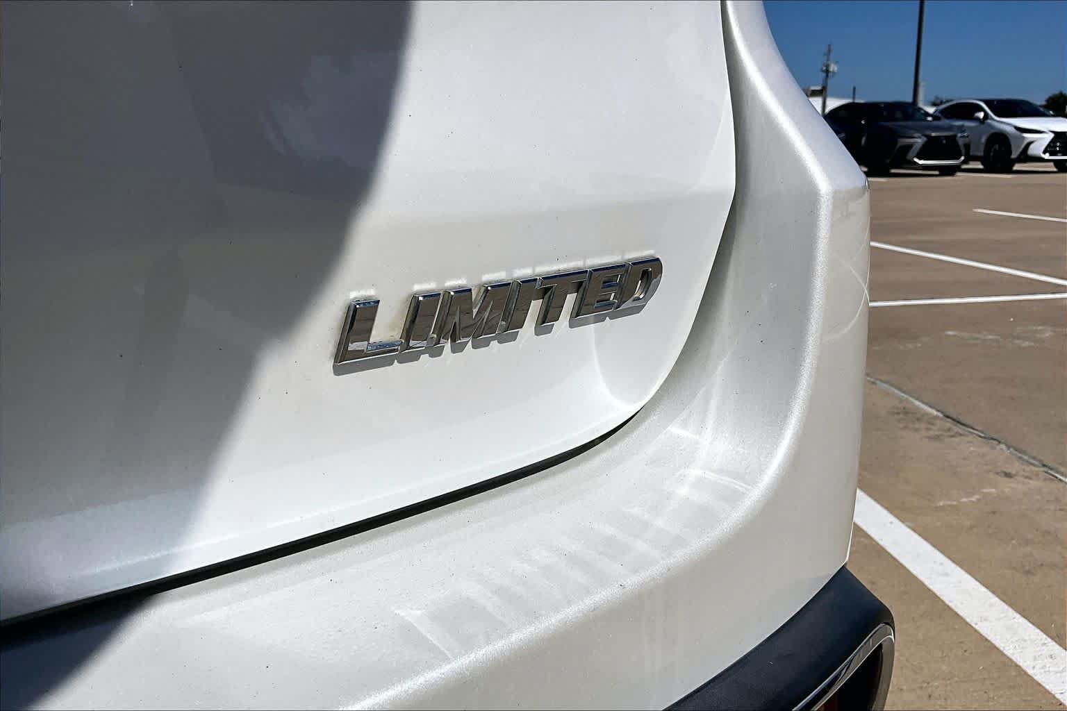 Used 2017 Toyota Highlander Limited Platinum FWD image 9