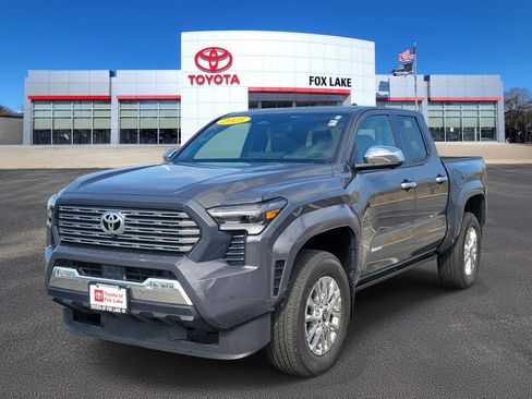 Used 2025 Toyota Tacoma Limited image 2