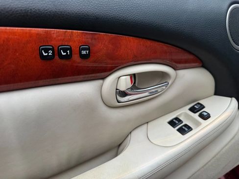 Used 2006 Lexus SC 430 Convertible image 14