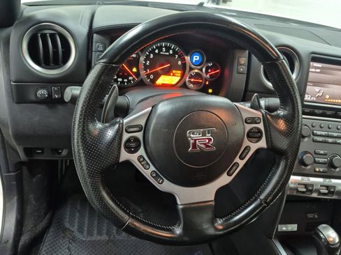 Used 2010 Nissan GT-R Premium AWD/4WD image 11