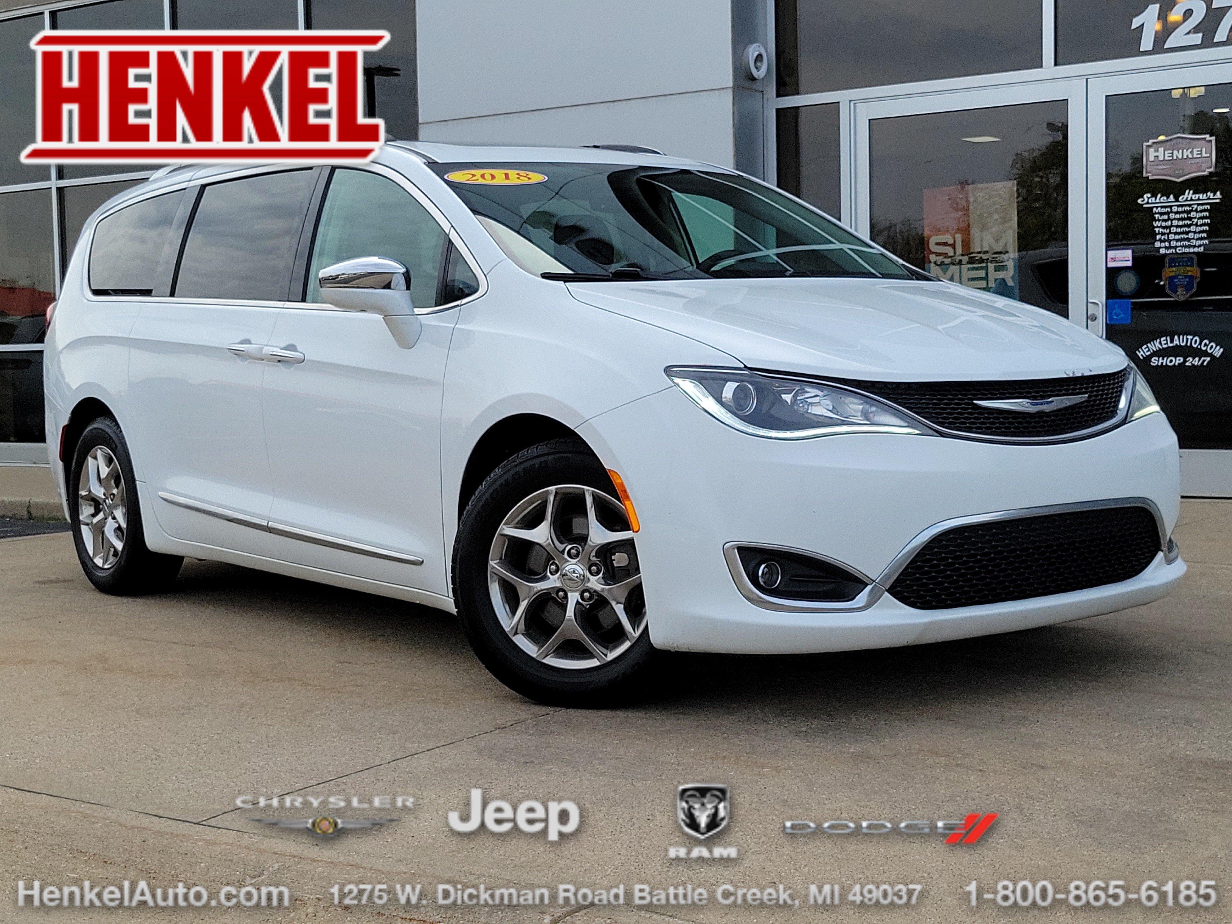 Used 2018 Chrysler Pacifica Limited FWD image 1