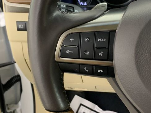 Used 2016 Lexus LX 570 4WD w/ Luxury Package image 19