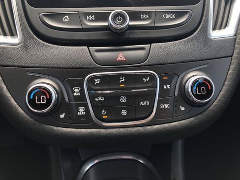 Used 2019 Chevrolet Malibu LT FWD image 30