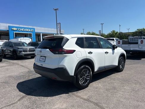 Used 2023 Nissan Rogue S FWD image 3