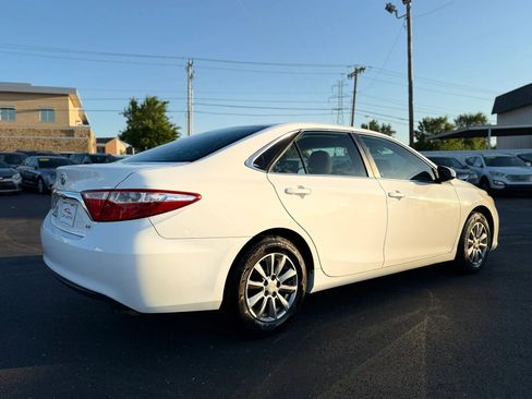 Used 2015 Toyota Camry LE FWD image 4