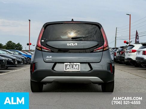 Used 2025 Kia Soul LX w/ LX Technology Package FWD image 5