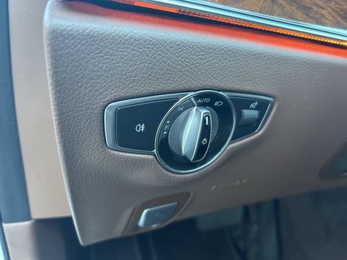 Used 2018 Mercedes-Benz E 300 image 30
