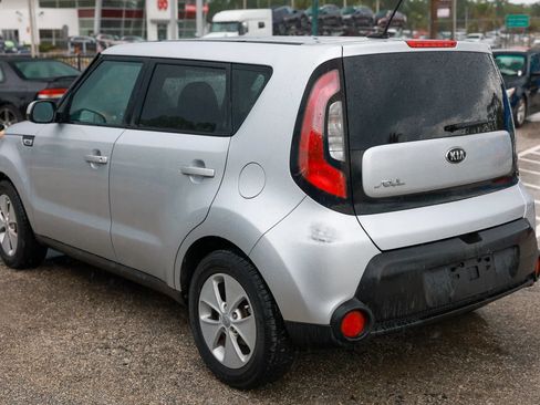 Used 2015 Kia Soul FWD image 4