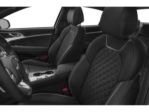 Used 2020 Genesis G70 3.3T RWD image 6