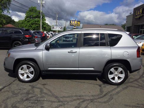Used 2016 Jeep Compass Latitude image 8