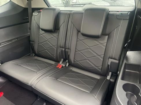 Certified 2026 Volkswagen Atlas SE image 9