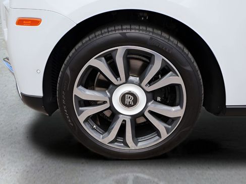 Certified 2023 Rolls-Royce Cullinan AWD/4WD image 11