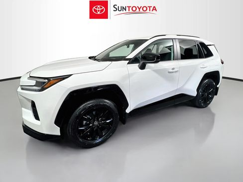 Used 2026 Toyota RAV4 SE w/ Convenience Package FWD image 9