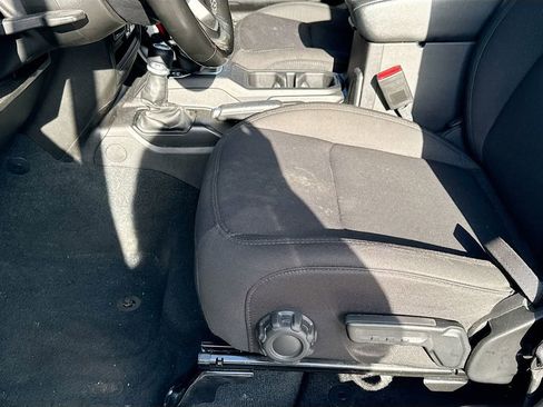 Used 2022 Jeep Wrangler Unlimited Sport AWD/4WD image 21