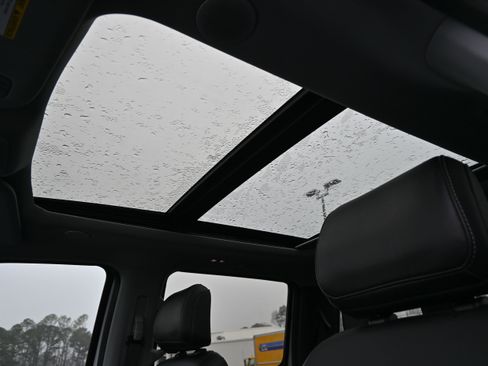 Used 2024 Ford F250 Lariat w/ Lariat Ultimate Package image 5