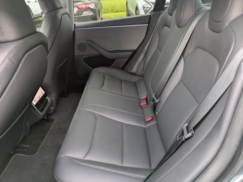 Used 2025 Tesla Model 3 RWD image 9