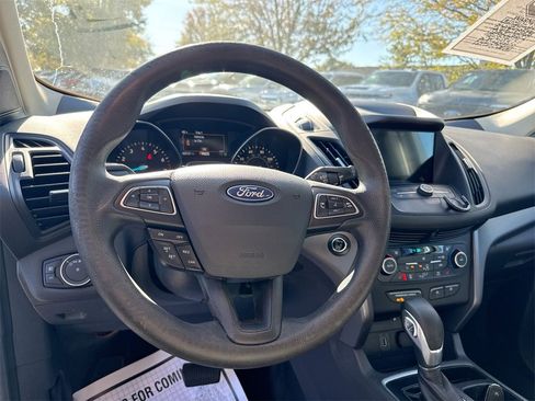 Used 2019 Ford Escape SE image 19