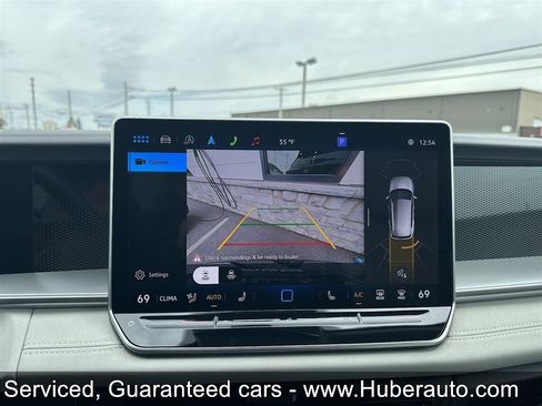 Used 2025 Volkswagen Tiguan SE AWD/4WD image 13