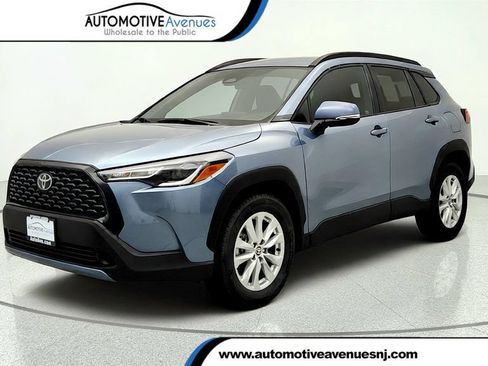 Used 2024 Toyota Corolla Cross LE FWD image 1