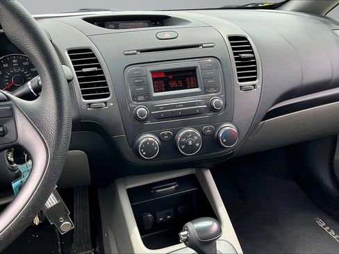 Used 2015 Kia Forte LX FWD image 9